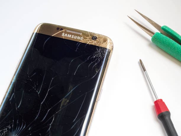 Samsung Galaxy phone screen replacement in progress